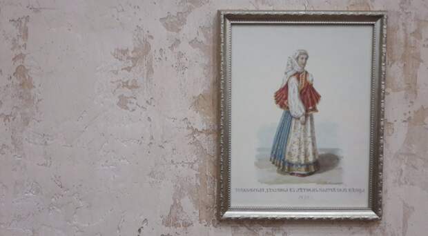 рисунок Торжковская девушка в летнем платье без венца