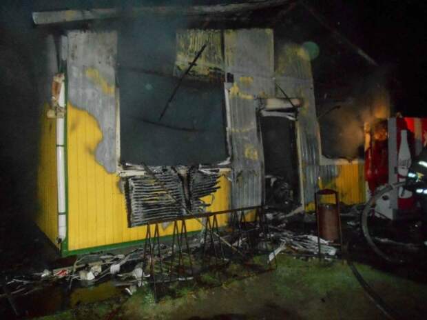 В Бобруйском районе горел магазин.