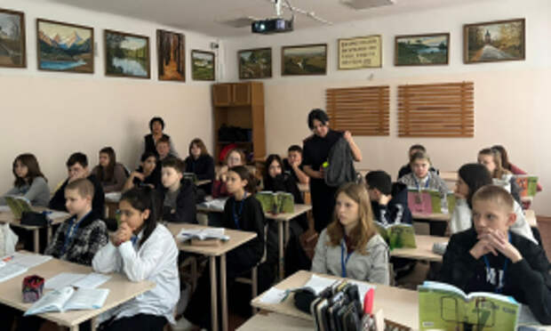 В рамках профилактической акции «Внимание дети! Зимние каникулы!» госавтоинспекторы Самарской области провели профилактические встречи с подрастающим поколением