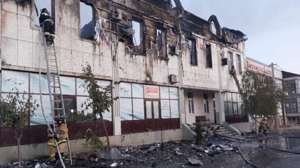 Два человека погибли при пожаре в гостинице в Дагестане
