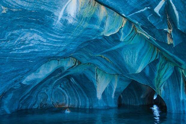 Мраморные пещеры (Las Cavernas de Marmol) в озере Хенераль-Каррера (lago General Carrera), Чили