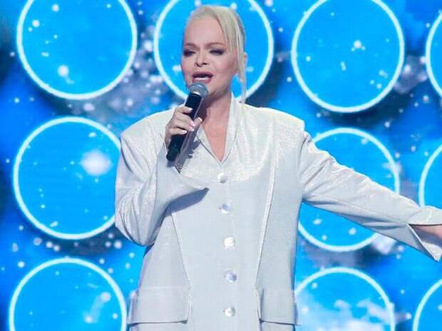 «Я стала жертвой мошенников»: Лариса Долина получила премию «Золотой граммофон» на фоне судебных разбирательств