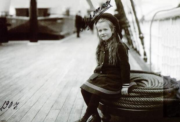 Великая княжна Мария Николаевна на борту императорской яхты «Штандарт», 1907 год.
