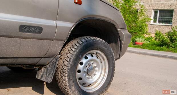 Зачем похитители колес разрезают крыло кузова?