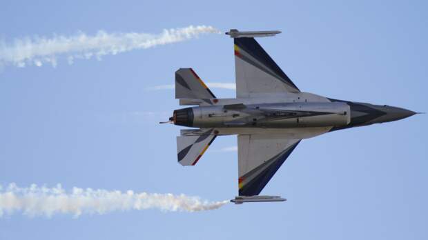 Politico: западные страны обсуждают передачу Украине истребителей F-18 вместе с F-16