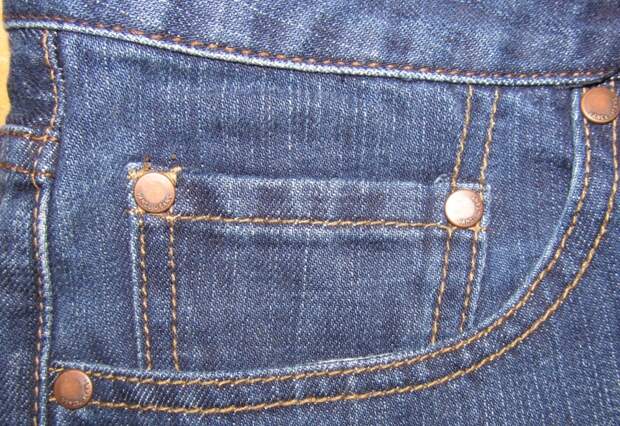 Кармашек на джинсах Есть сразу несколько версий, для каких целей был придуман знаменитый пятый карма