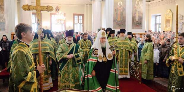 Один выход станции «Кропоткинская» закроют из-за прибытия мощей Петра и Февронии/ фото: mos.ru