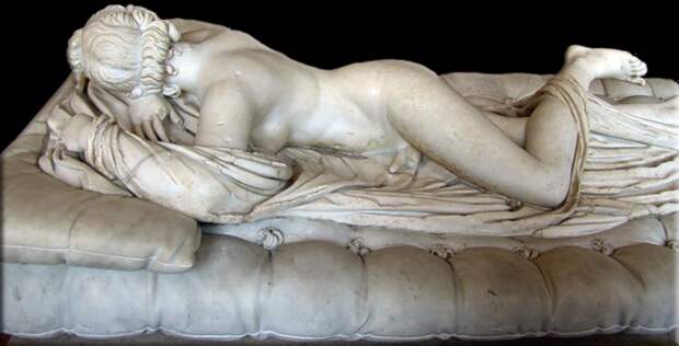 Спящий Гермафродит (Римская копия с оригинала II века н.э.)