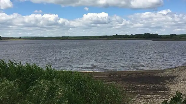 «Люди любили это место»: глава района в Челябинской области осушил водохранилище назло предпринимателю-рыболову