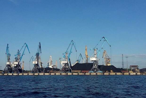 Евросоюз подтолкнул к краю пропасти падающие порты Латвии