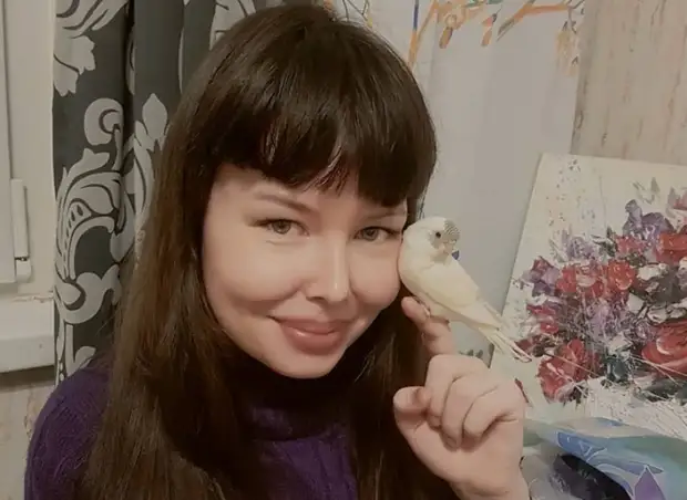 Попугай Лаур из Южного Медведкова полюбил главный хит советской эпохи