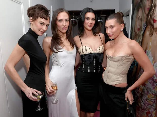 Девон Ли и Сидни Карлсон, Кендалл Дженнер и Хейли Бибер