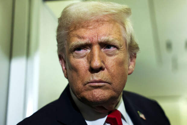 Политолог Дудаков счел блефом слова Трампа о пошлинах против партнеров Ирана