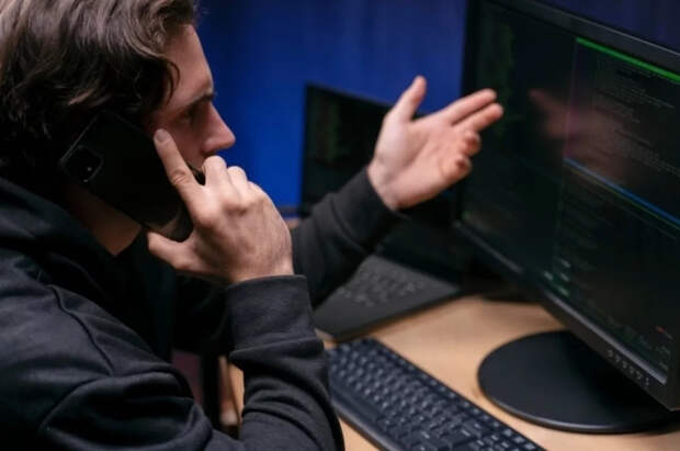 Доцент Щербаченко: мошенники могут украсть деньги с банковских вкладов