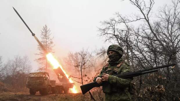 ВС России поразили снабжающие ВПК Украины энергообъекты и хранилища горючего