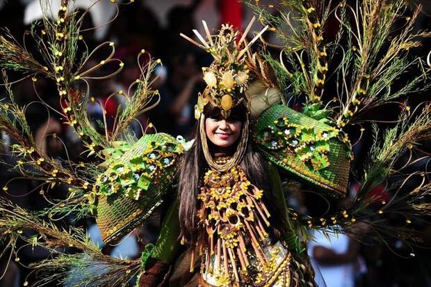 Необычный карнавал в индонезийском Джембере (2)