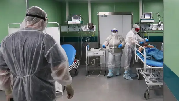 Профессор Чуланов заявил, что третья волна COVID-19 в России плавно перешла в четвёртую