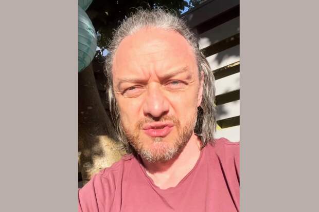 46-летний Джеймс Макэвой вызвал споры в сети неузнаваемой внешностью