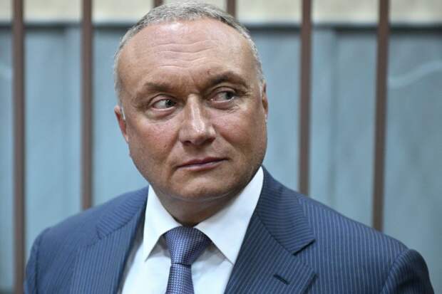 Генпрокуратура потребовала взыскать с экс-сенатора Савельева 609,5 млн рублей
