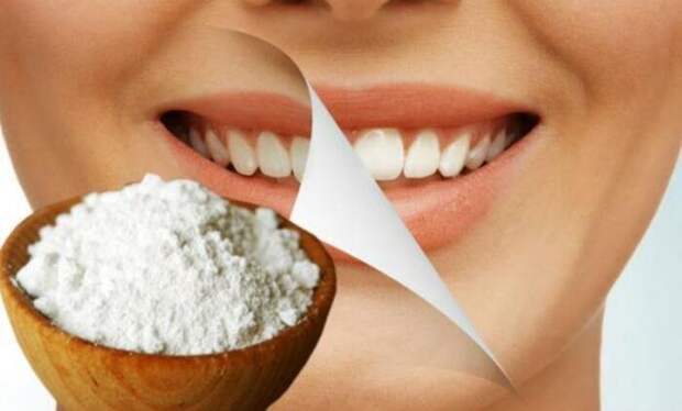 Смесь соли с зубным порошком качественно и безопасно отбелит зубы / Фото: kakprosto.ru