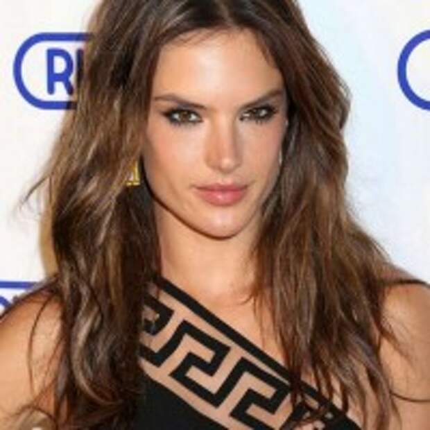 Alessandra Ambrosio layered hairstyles