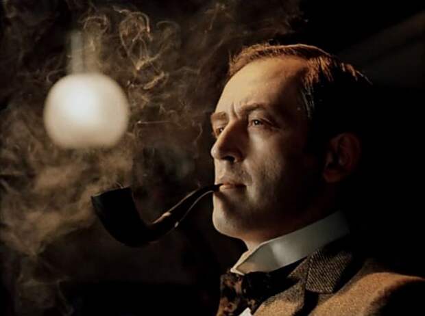 Почему Шерлок Холмс такой умный?