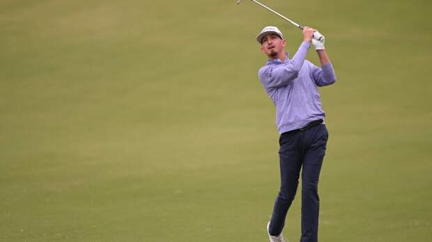 Sam Bennett takes a shot at the US Open in Los Angeles.