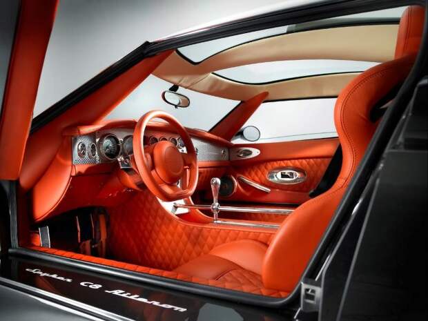 http://www.gatsbyonline.com/Users/8/Images/GatsbyAutomobileDesign/2008SpykerC8Aileron_05.jpg