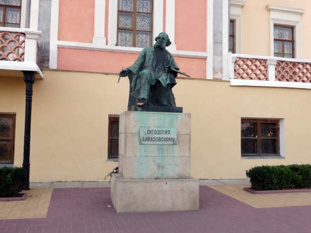 Стоит ли ехать в Крым? 