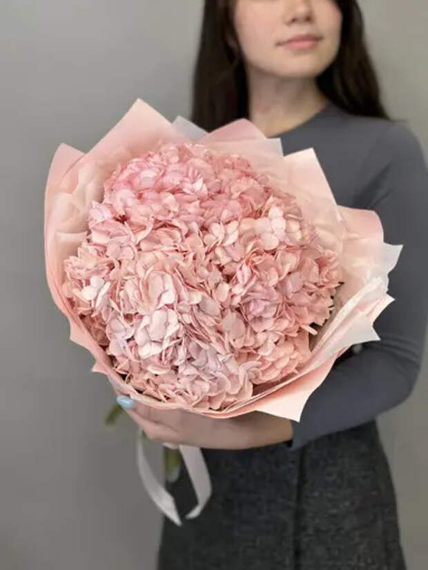 Почему стоит заказывать цветы и шары в одном оформлении