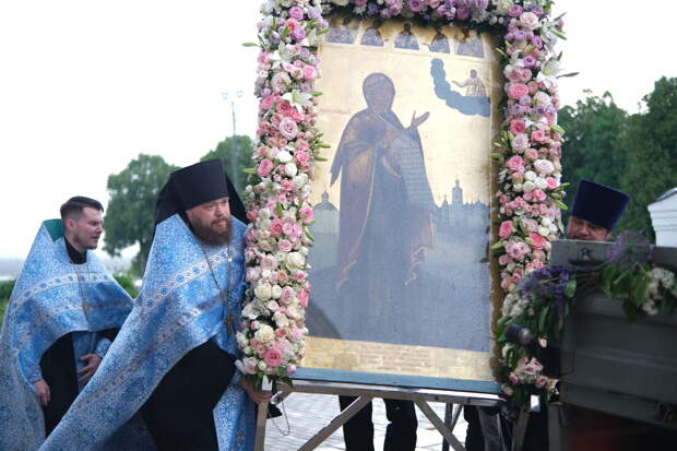Боголюбскую икону Божией Матери доставили в Успенский собор Владимира