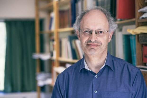 Джеффри Хан, британский лингвист, еврей и сирацист, преподаватель иврита Regius в Кембриджском университете. \ Фото: medium.com. Джеффри Хан, британский лингвист, еврей и сирацист, преподаватель иврита Regius в Кембриджском университете. \ Фото: medium.com.