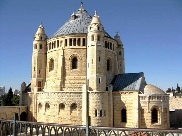 Иерусалим. Церковь св. Петра в Галликанту и Монастырь Успения Богоматери.
