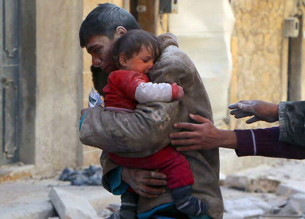 Парень спас свою сестру из-под развалин дома, Сирия. история, факты