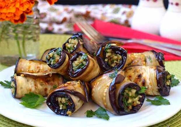 рулетики из баклажанов с чесноком и грецкими орехами