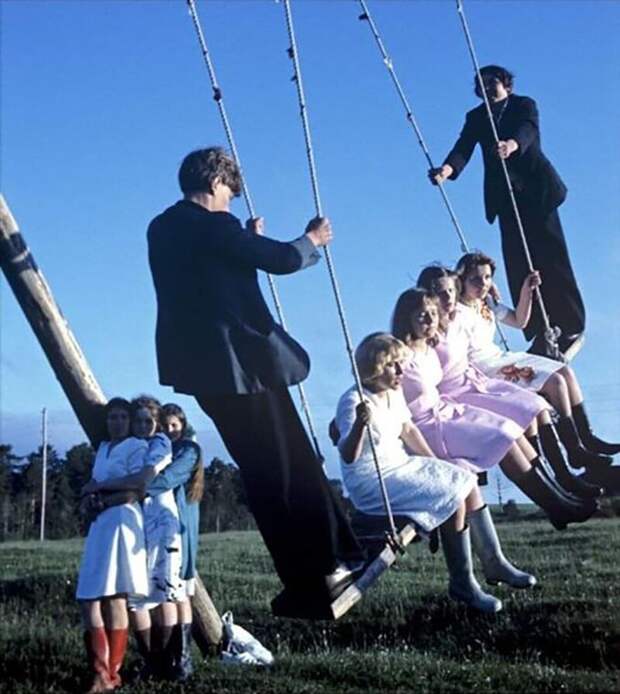 Утро после выпускного вечера в селе Никола-Шанга. 1979 год. © Виталий Карпов