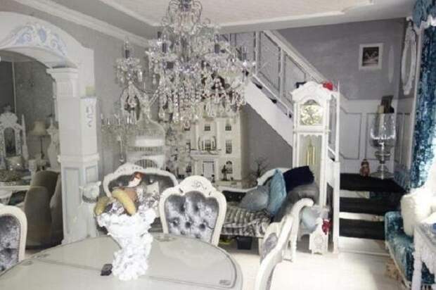 Невзрачный снаружи дом внутри оказался настоящим венецианским дворцом