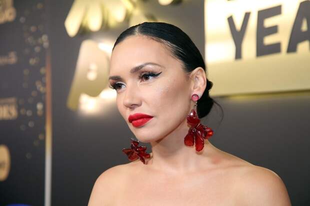 «Спорт, диеты, и косметология»: певица Серябкина раскрыла, что помогает ей оставаться в отличной форме