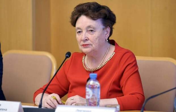 Чиновница назвала россиян "лентяями" из-за жалоб на высокие цены: посоветовала больше трудиться на огороде