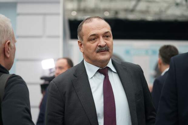 Меликов продолжит работу в качестве главы Дагестана до выхода указа Путина