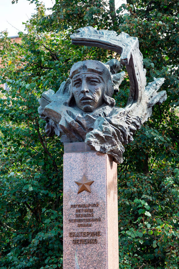 Первая и единственная женщина, совершившая воздушный таран