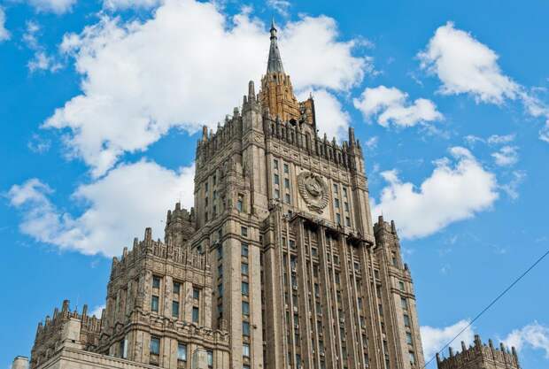 Вашингтон проигрывает дипломатическую войну Москве: МИД РФ выставляет США посмешищем