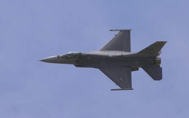 Столтенберг не стал прямо отвечать, разрешат ли использовать F-16 для атак по РФ