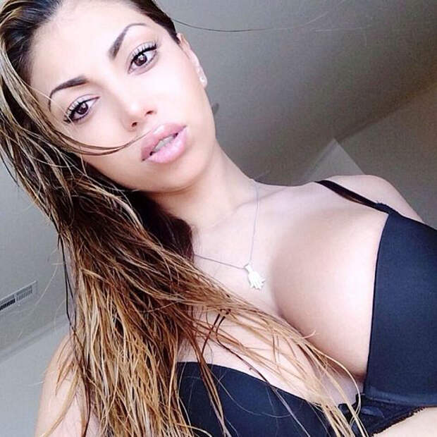 Start your day with some Latina heat (48 Photos)