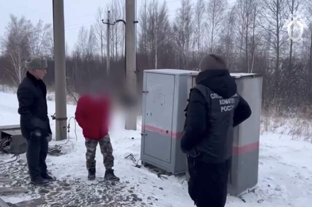 В Омске трое подростков сожгли оборудование на железной дороге