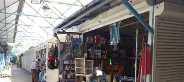 В ДНР уничтожают малый бизнес. Чиновники под видом замены водовода выгоняют с рынка предпринимателей