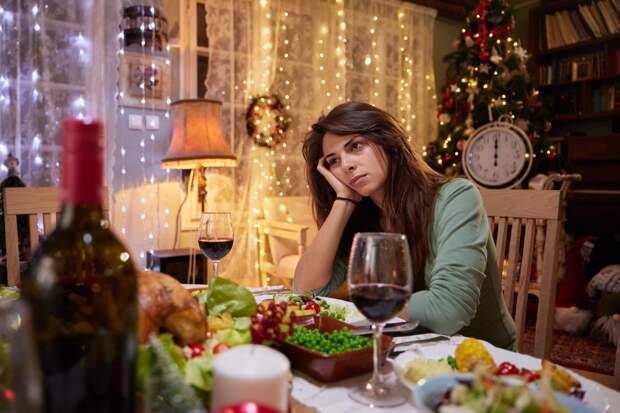 «Отложить сразу, чтобы не просидеть весь январь, страдая» Как не остаться без денег после новогодних праздников?