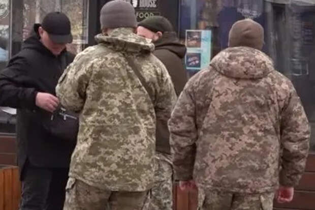 «Охота на людей»: Украина оказалась на грани внутреннего взрыва из-за мобилизации