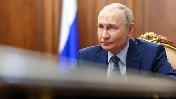 Путин поддержал предложение о создании всероссийской службы помощи семье