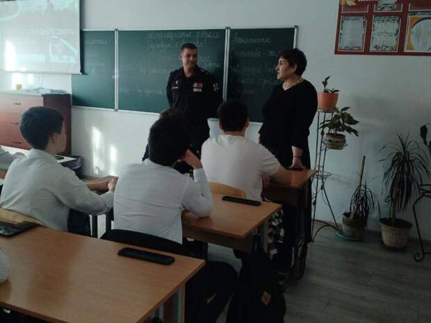 В муниципалитетах Адыгеи прошли встречи школьников с ветеранами СВО